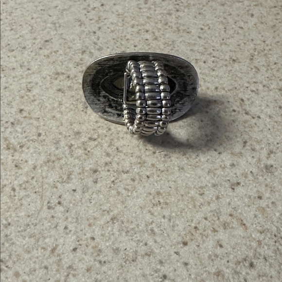 Vintage  Ring with Yellow Gemstone - Picture 4 of 5